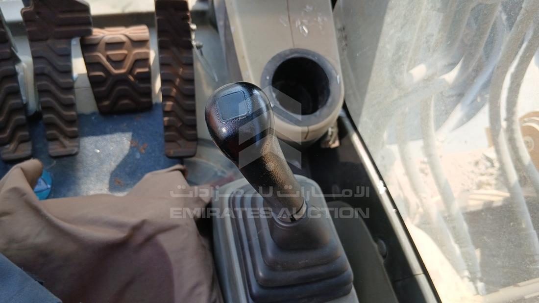 2016 Caterpillar 330D — Gear View — Photo 17