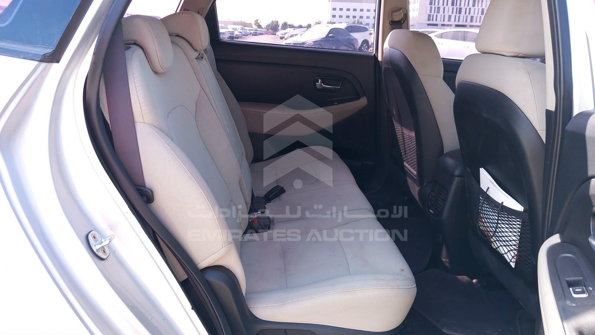 2018 KIA CARENS VIN: KNAHT8111J7187593