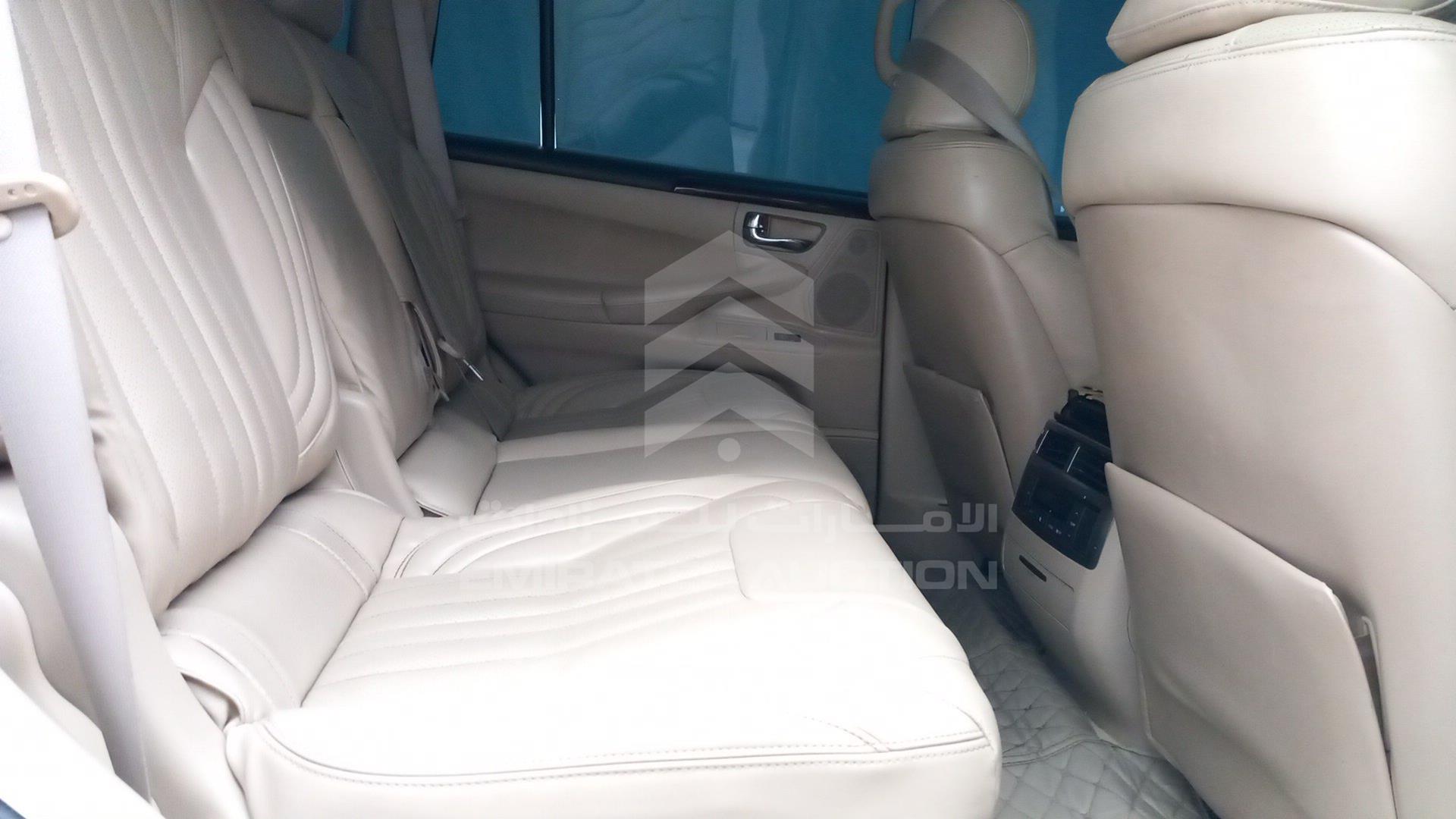 2009 LEXUS LX 570 VIN: JTJHY0OW994015504