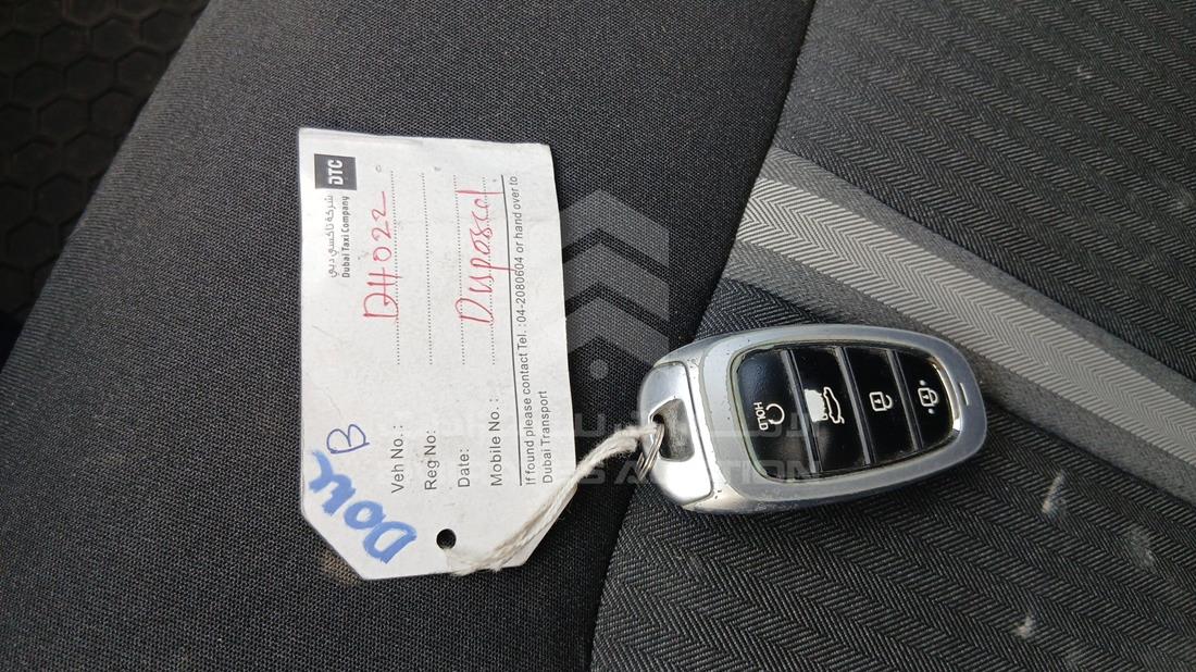 2021 Hyundai Sonata Hybrid — Keys — Photo 5