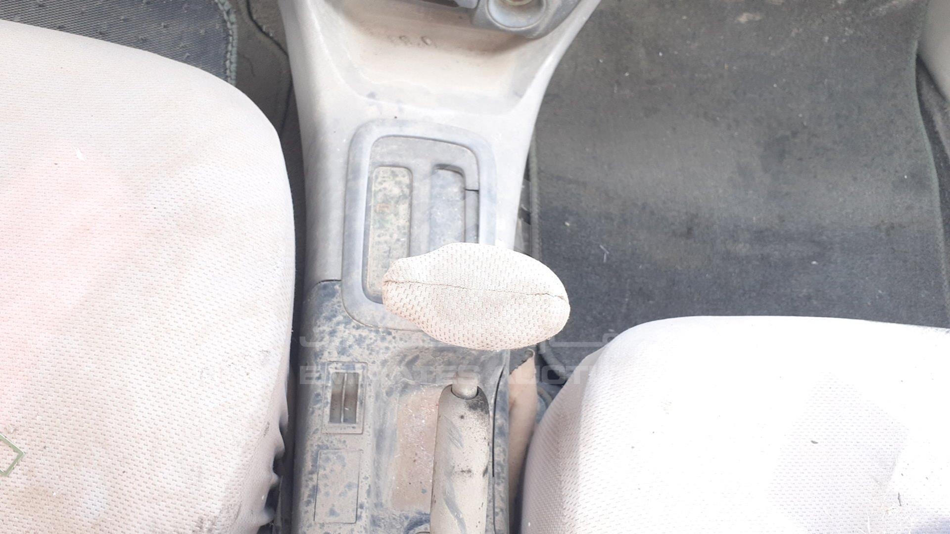 2000 TOYOTA COROLLA VIN: JT2BA13E4Y3101287