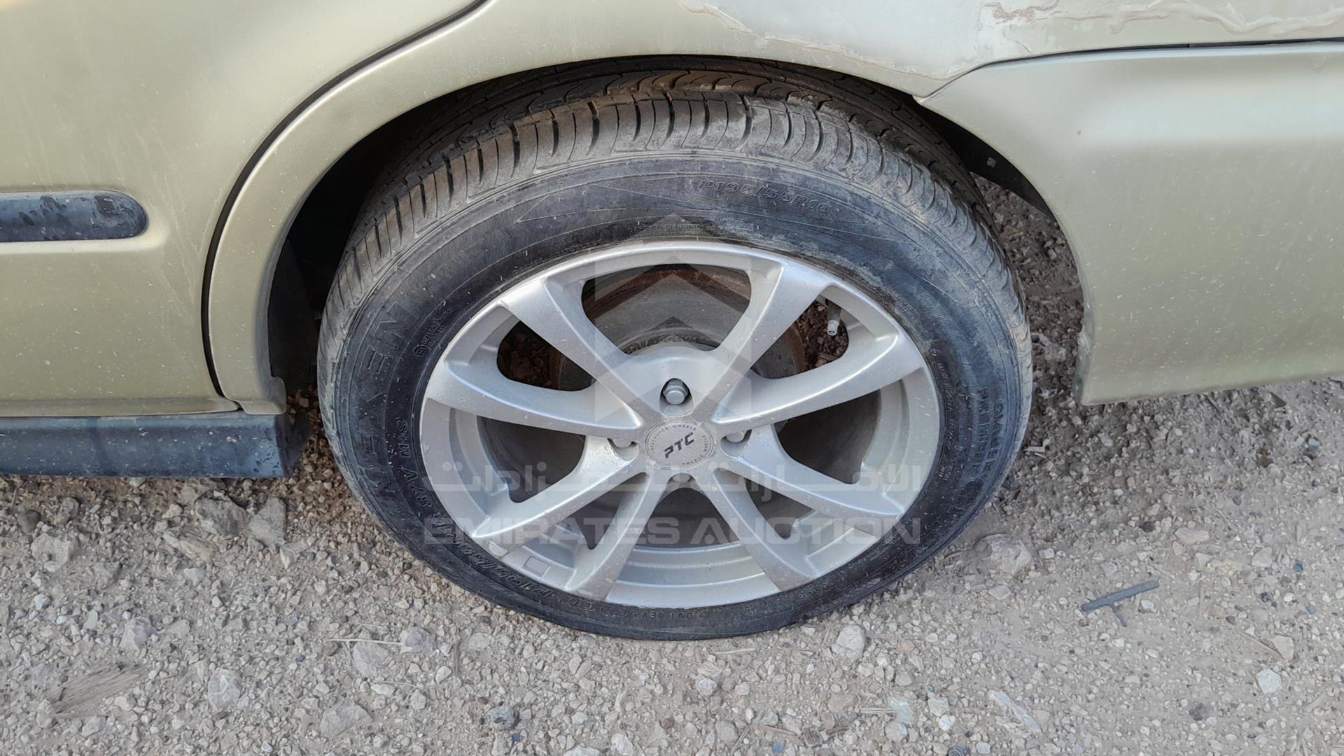 2000 HONDA CIVIC VIN: JHMEK3649YS403498