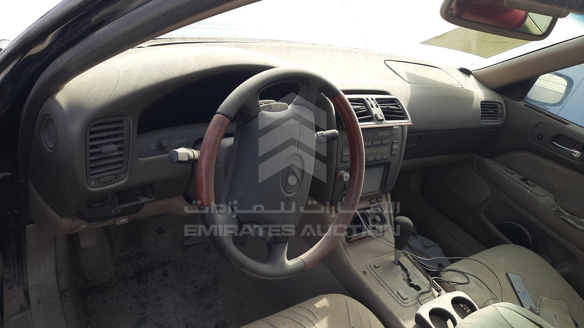 2000 LEXUS LS400 VIN: JT153UF2000128564