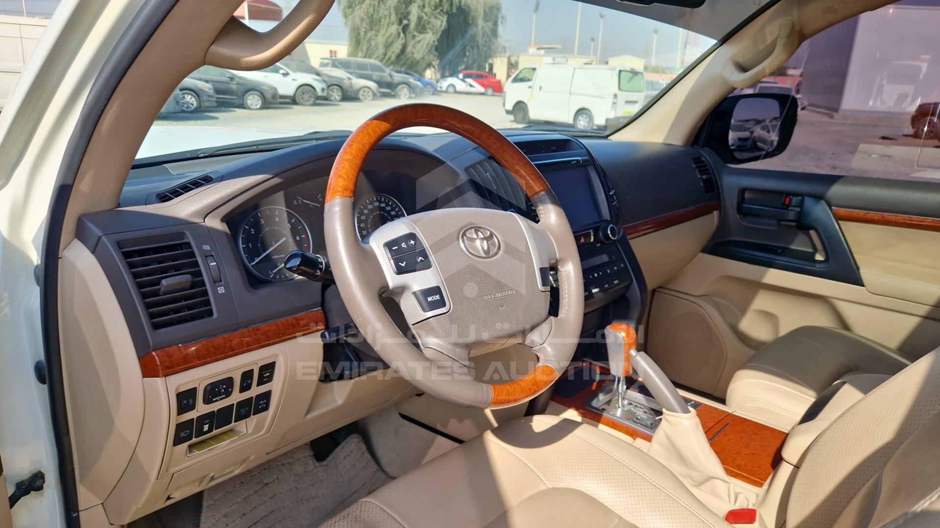 2014 TOYOTA LAND CRUISER VIN: JTMHX09J3E5041422
