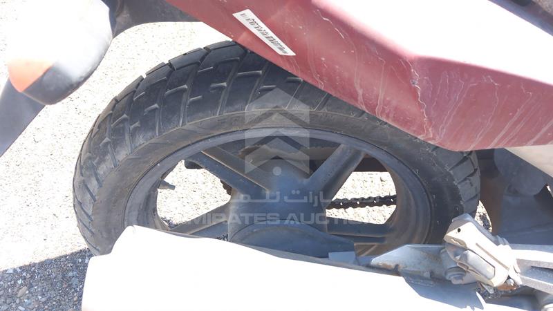 9C2MC35007R303572 Auction: EmiratesAuction Lot: 406857 9C2MC35007R303572 Honda Motorbike 2007 RED Photo 18