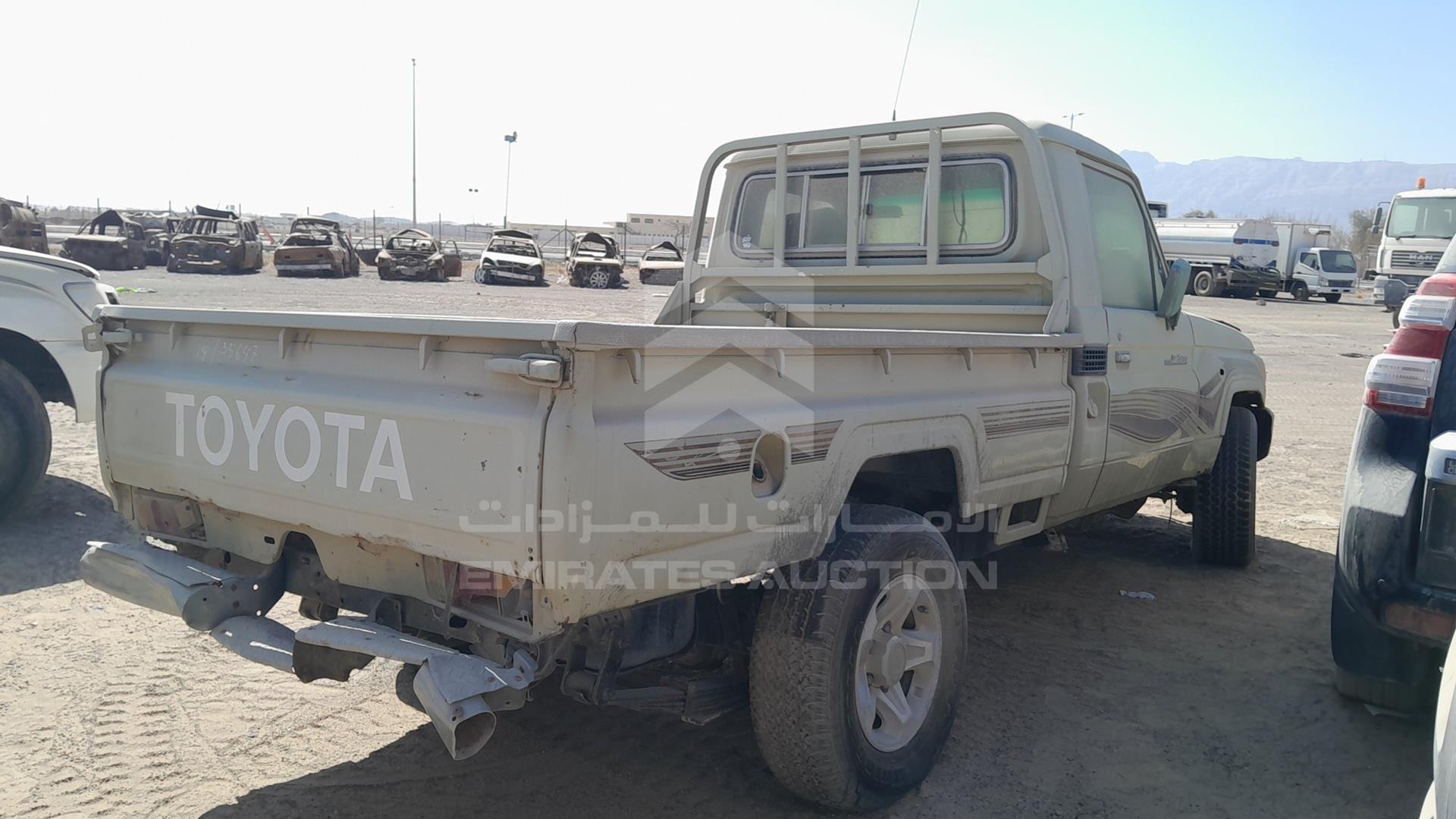 2007 TOYOTA LAND CRUISER VIN: JTFLJ73JX76036221