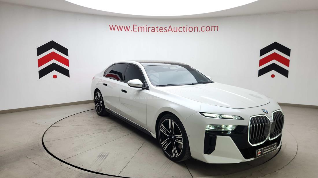 2023 BMW 735 I — Front Right Angle — Photo 11