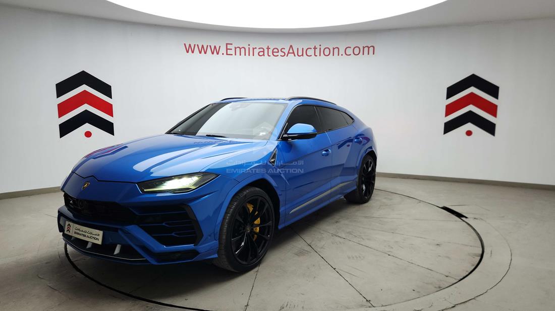 2021 Lamborghini Urus — Front Left Angle — Photo 8