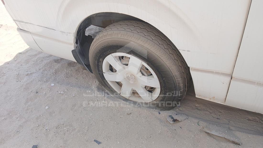 2005 Toyota Hiace — Rear Right Tyre — Photo 30