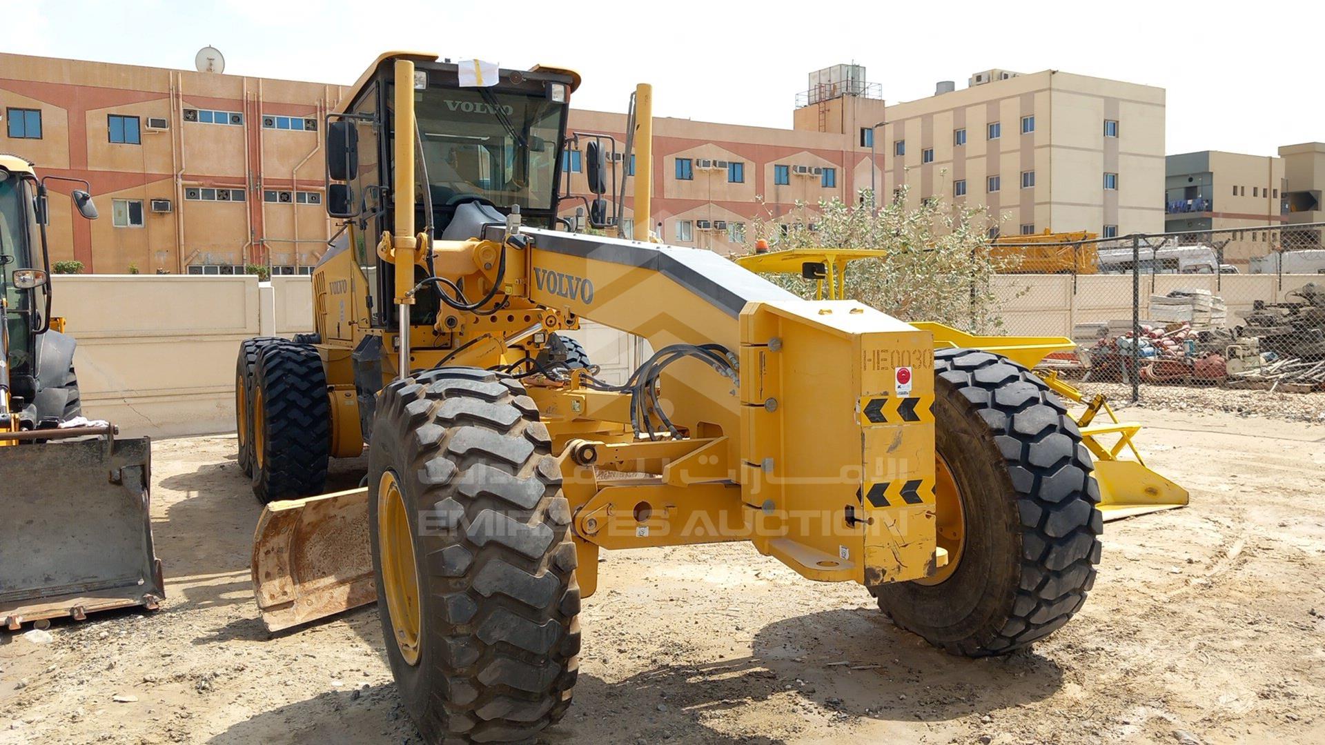 2015 VOLVO G990 VIN: UCE0G990LF0508182