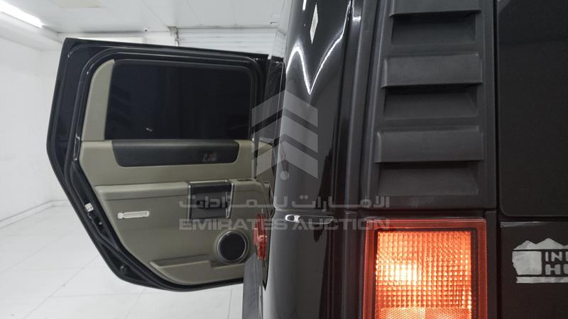5GRGN23U74H103352 Auction: EmiratesAuction Lot: 404918 5GRGN23U74H103352 Hummer H2 2004 BLACK Photo 20