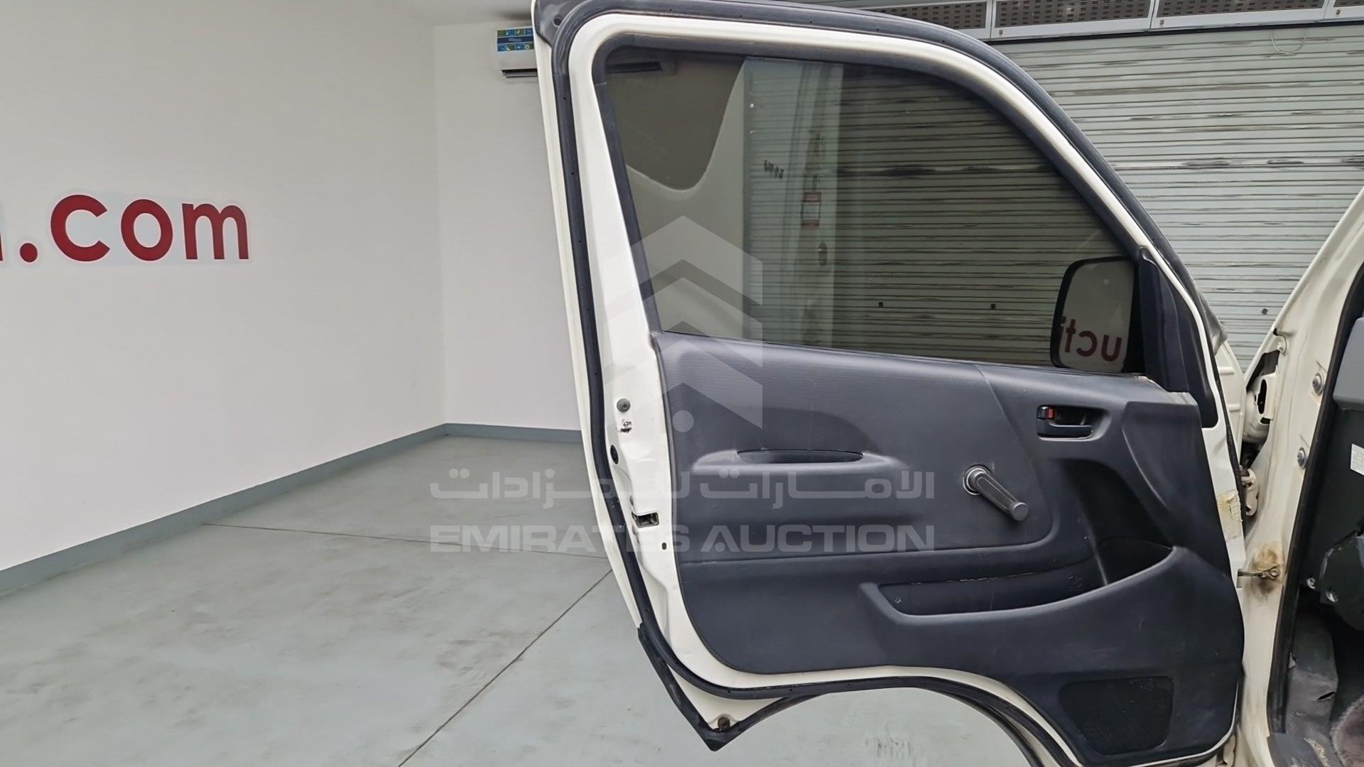 2008 TOYOTA HIACE VIN: JTGJX02P283001030
