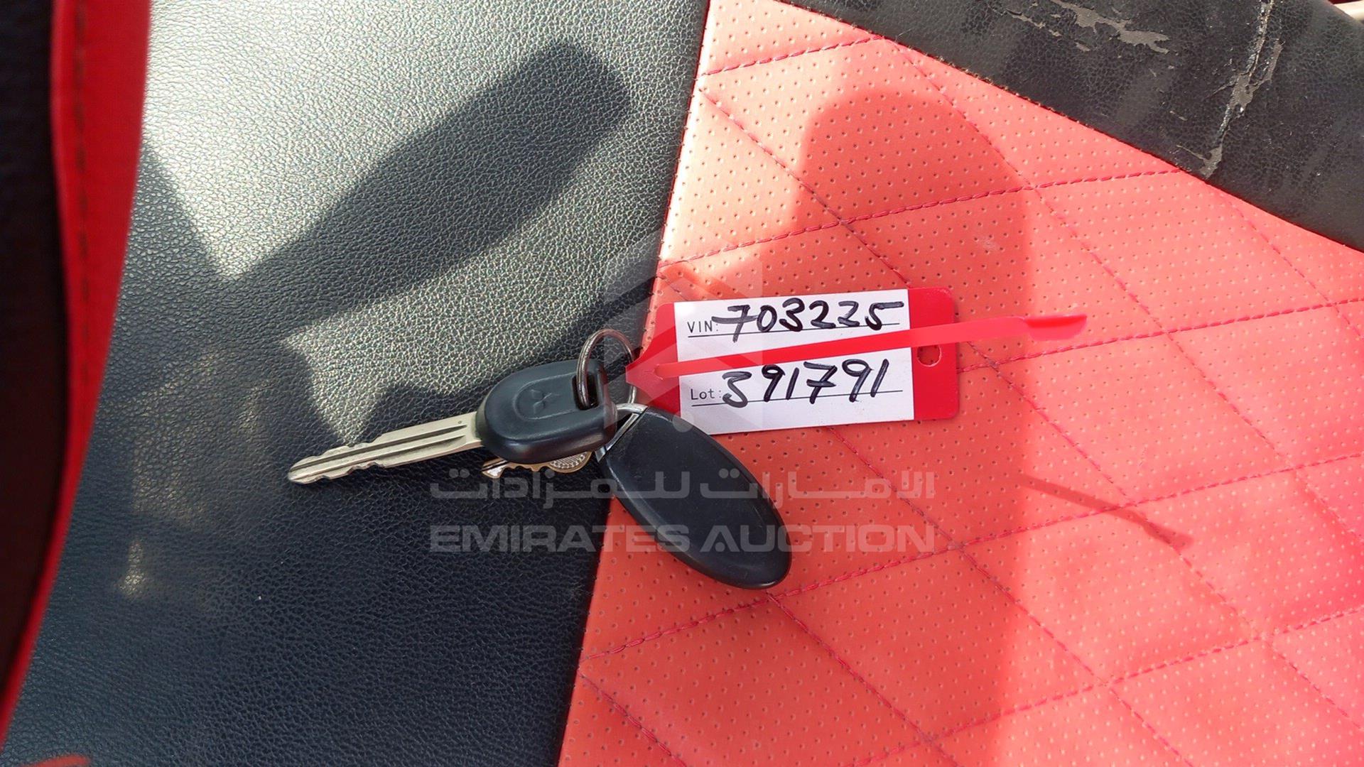 2006 MITSUBISHI PAJERO VIN: JMYLRV73W6J703225