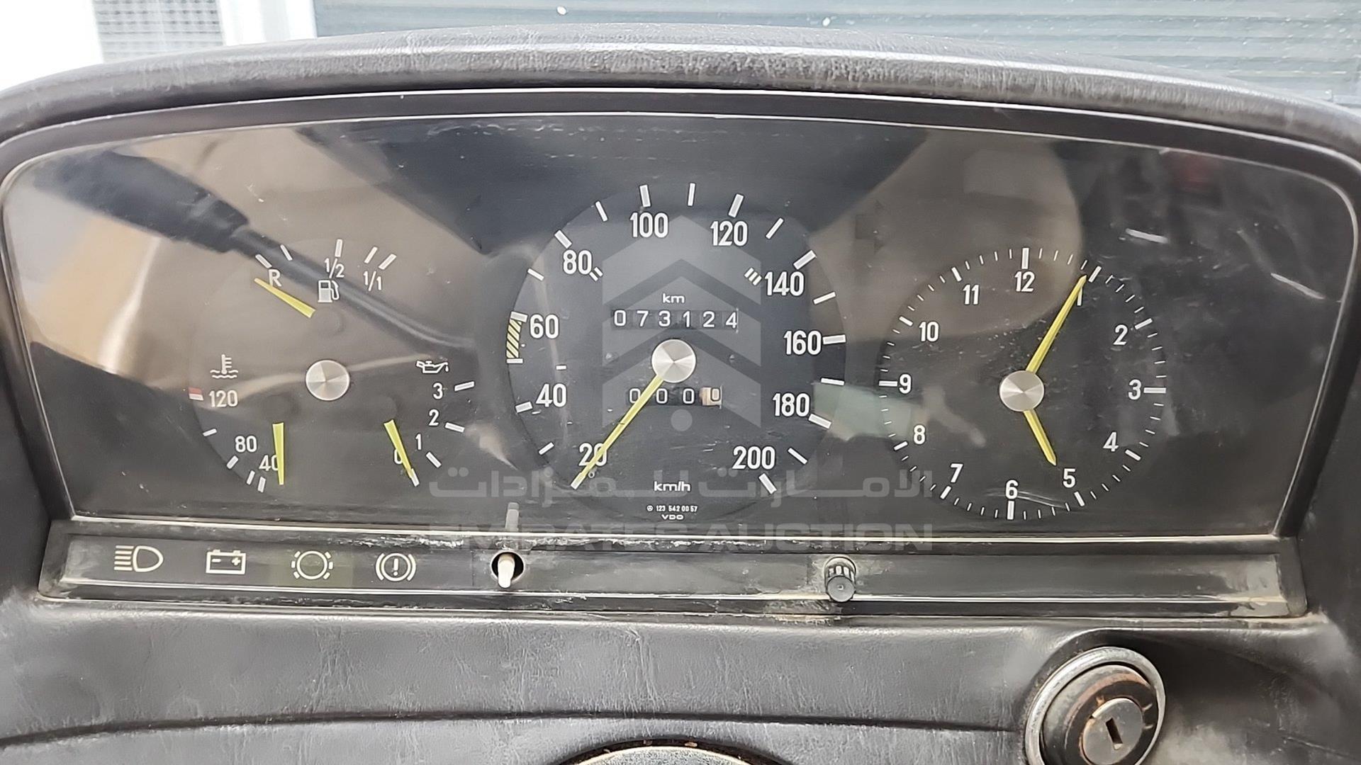 1981 MERCEDES 250 VIN: WDB12302810105896