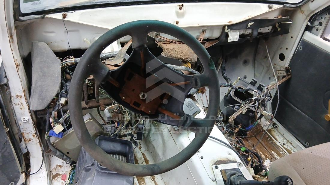 1990 Suzuki Vitara — Steering & Mounted Controls — Photo 14