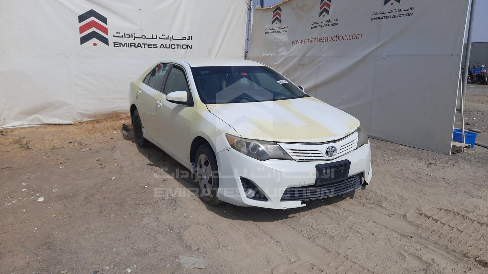 2015 TOYOTA --- VIN: 6T1BF9FK7FX585549