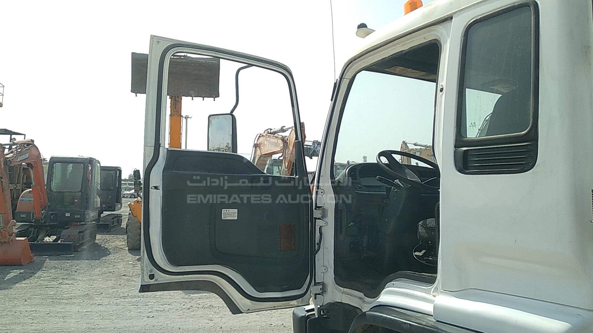 2013 ISUZU FVR VIN: LWLYXZDK2DL004197