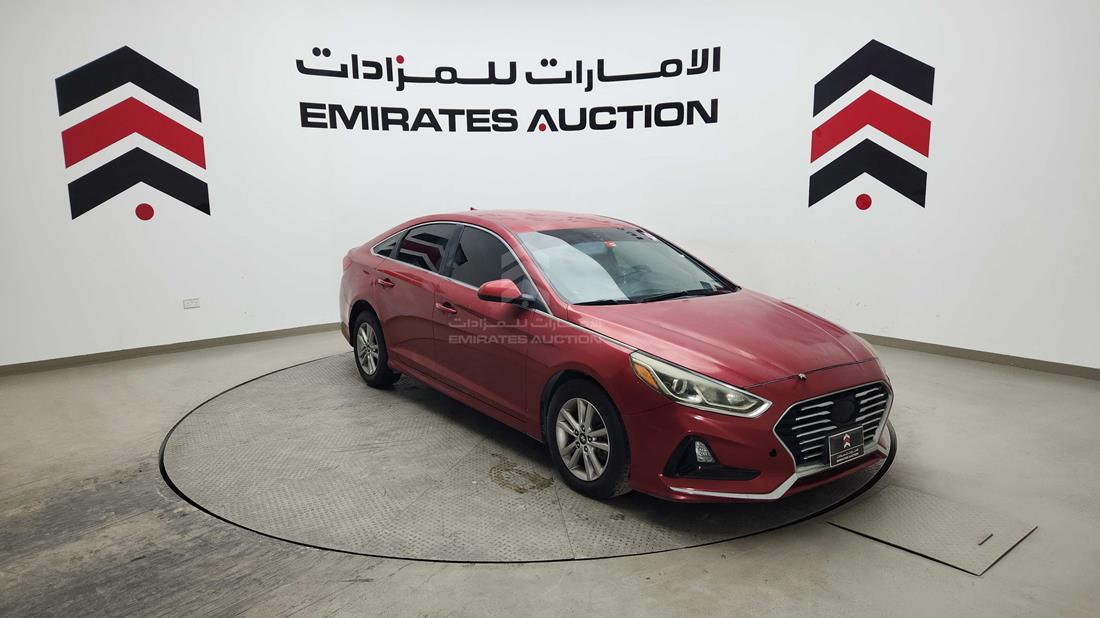 2019 Hyundai Sonata — Front Right Angle — Photo 12