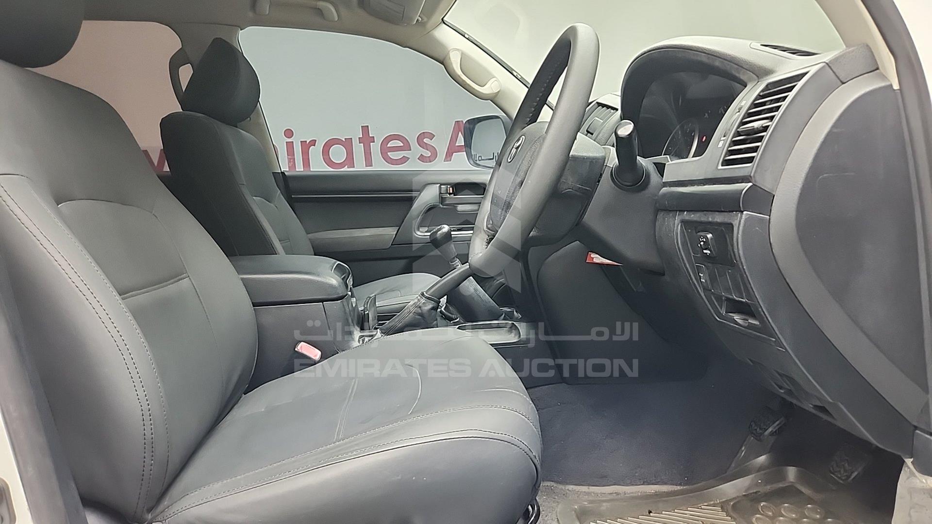 2014 TOYOTA LC 200 VIN: JTMHV09J604135041
