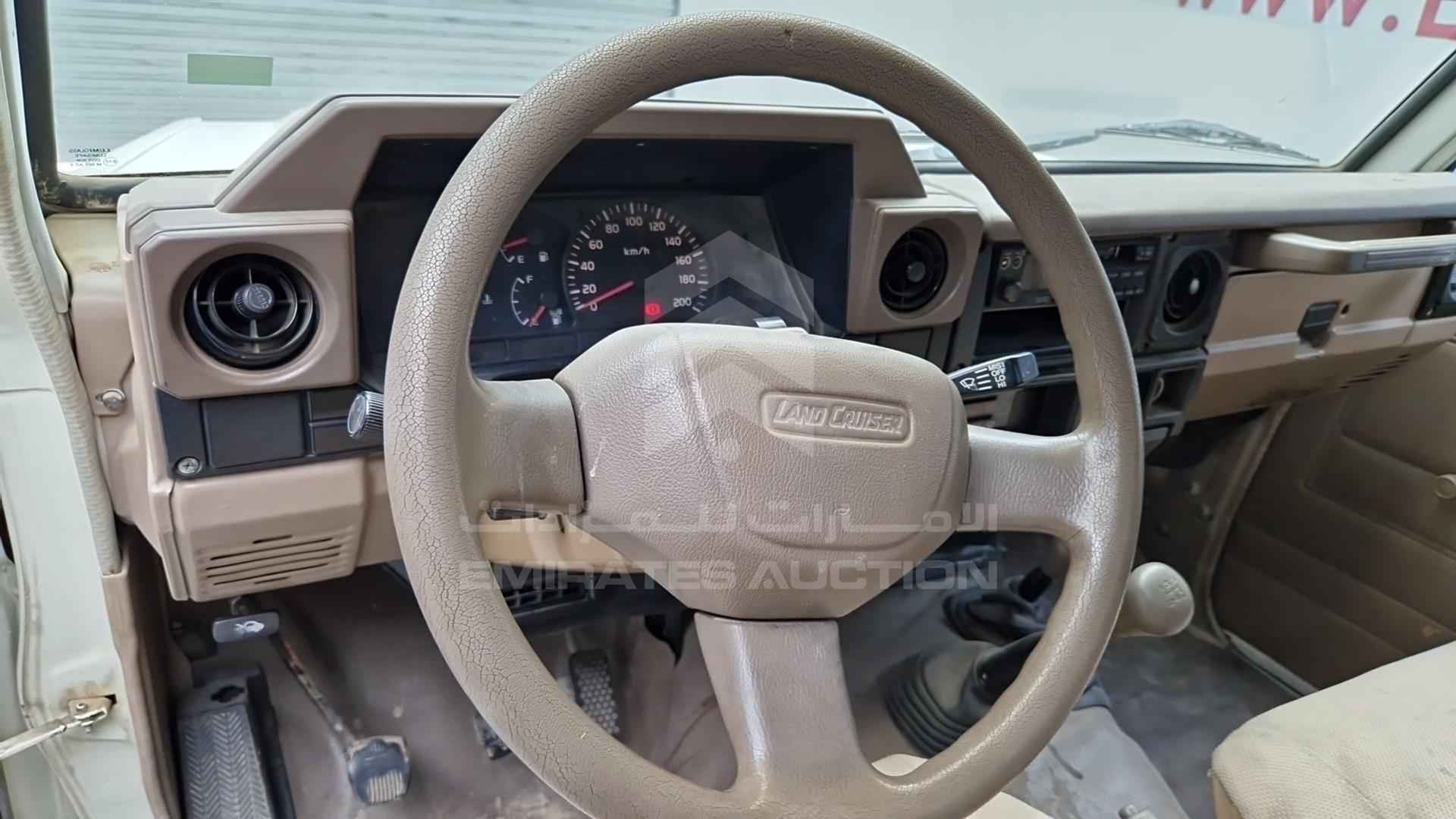 2004 TOYOTA LAND CRUISER VIN: JTFLJ71J348007713