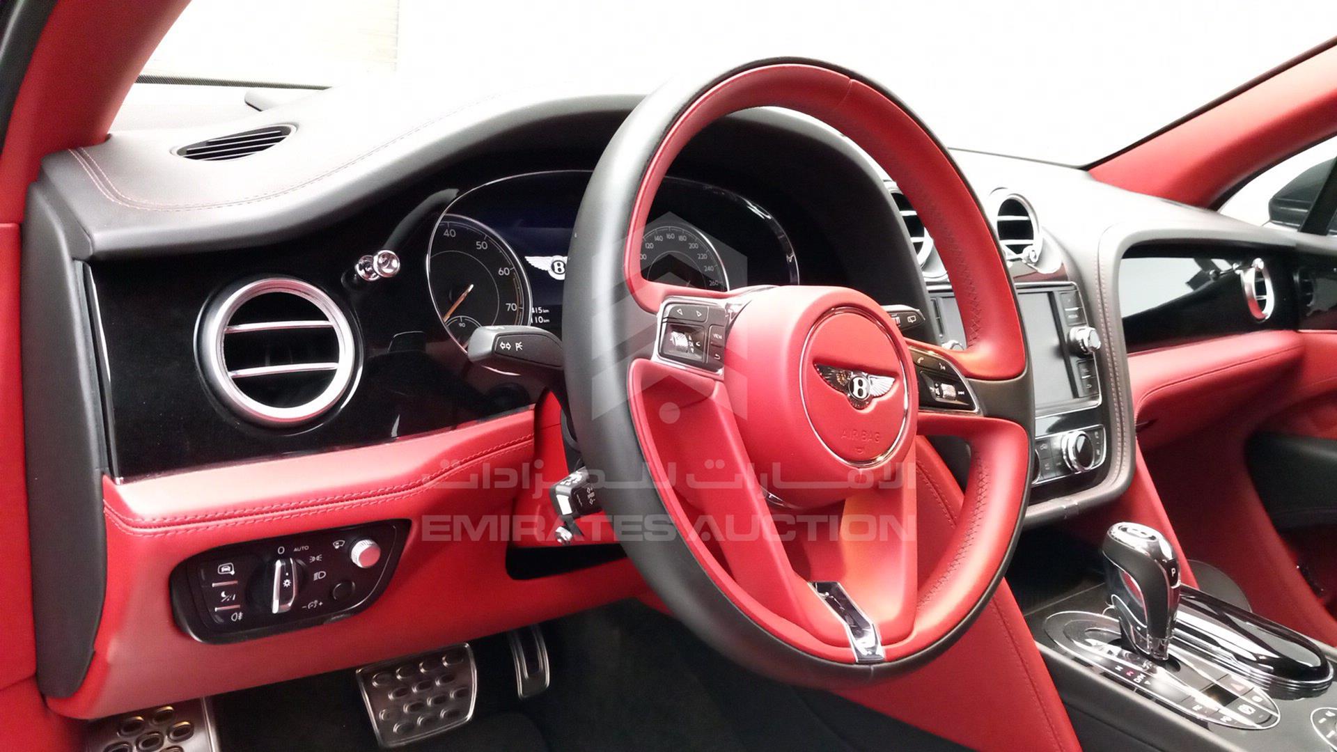 2017 BENTLEY BENTAYGA VIN: SJAAB1ZV3HC016529