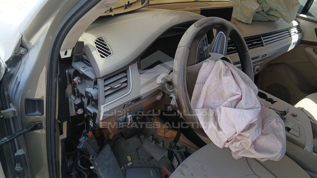 2016 Audi Q7 — Front Left Driver Dashboard View — Photo 11