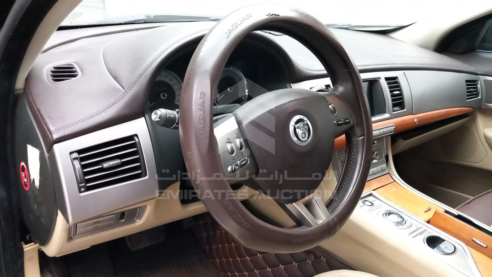 2011 JAGUAR XF VIN: SAJAA05D2BFS04944