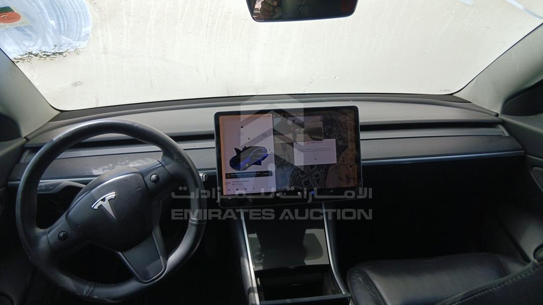 تيسلا موديل 3 2020 — زاوية الواجهة الكاملة — صورة 16
