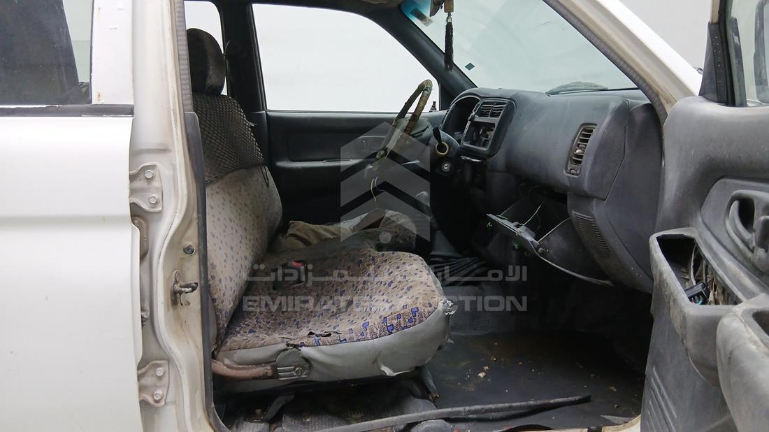 2003 Mitsubishi L 200 — Front Right Passenger Seat View — Photo 26