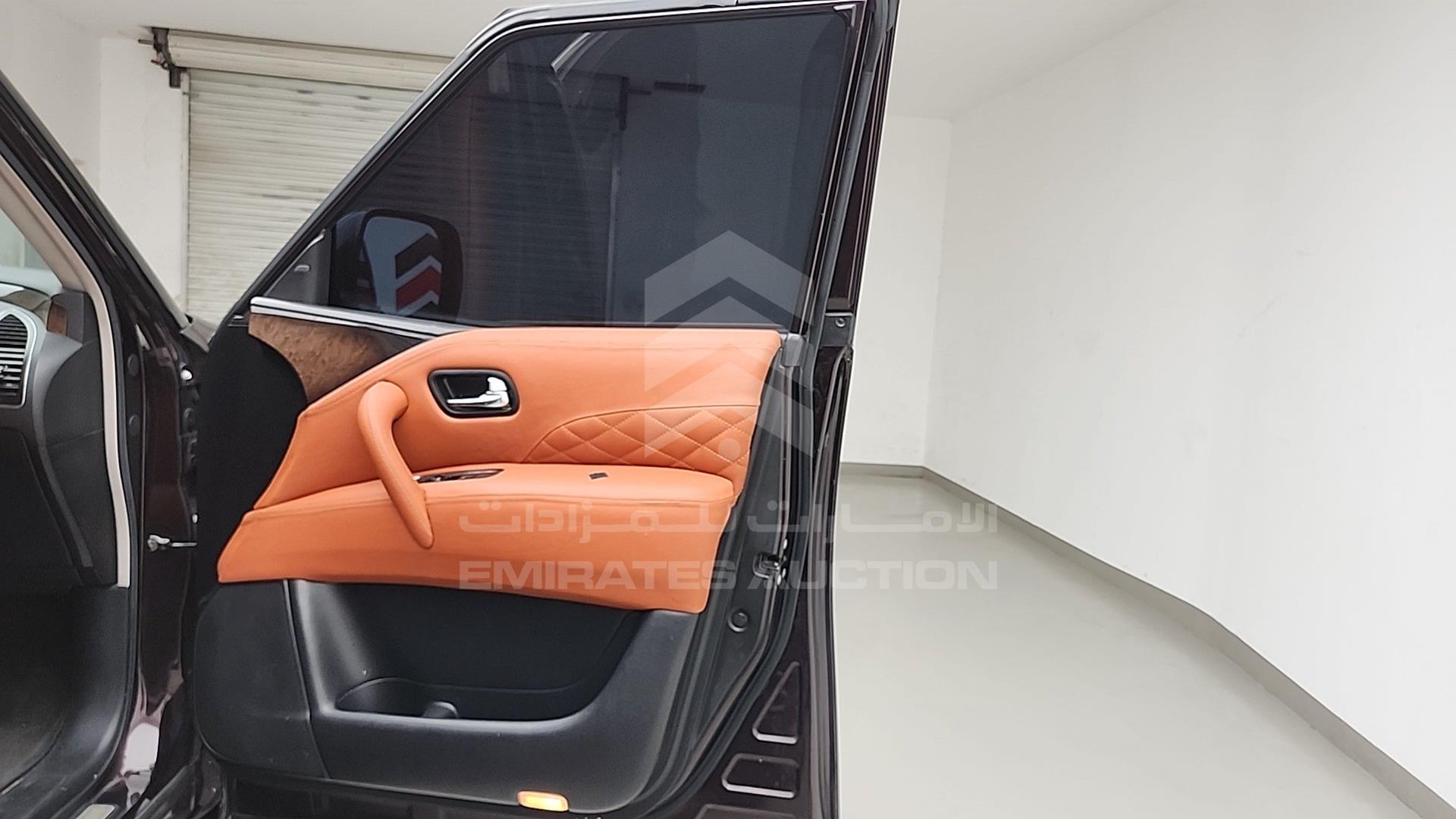 2011 INFINITI QX56 VIN: JNRAZ25Y0B9000342