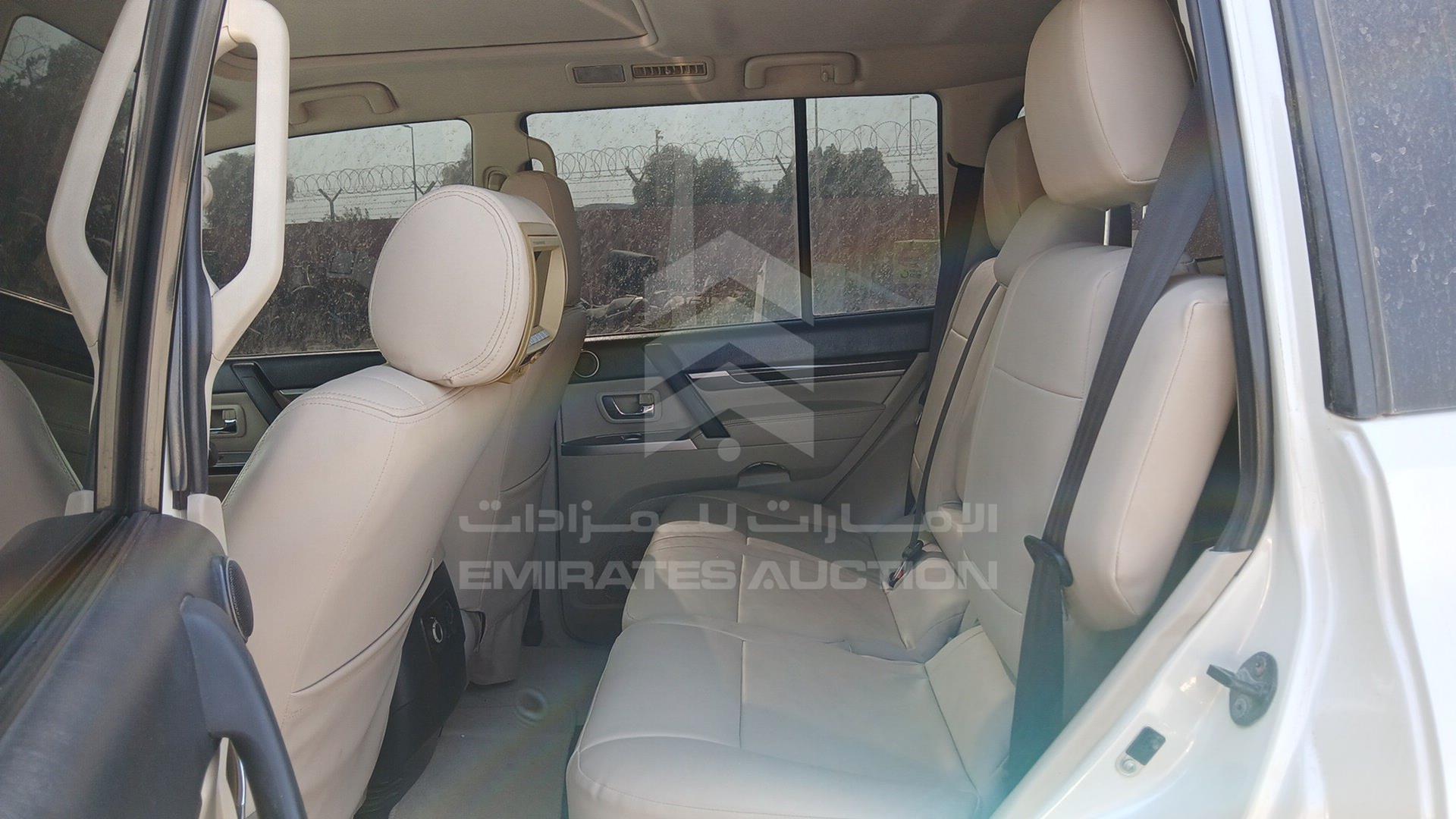2014 MITSUBISHI PAJERO VIN: JMYLRV95WEJ709535