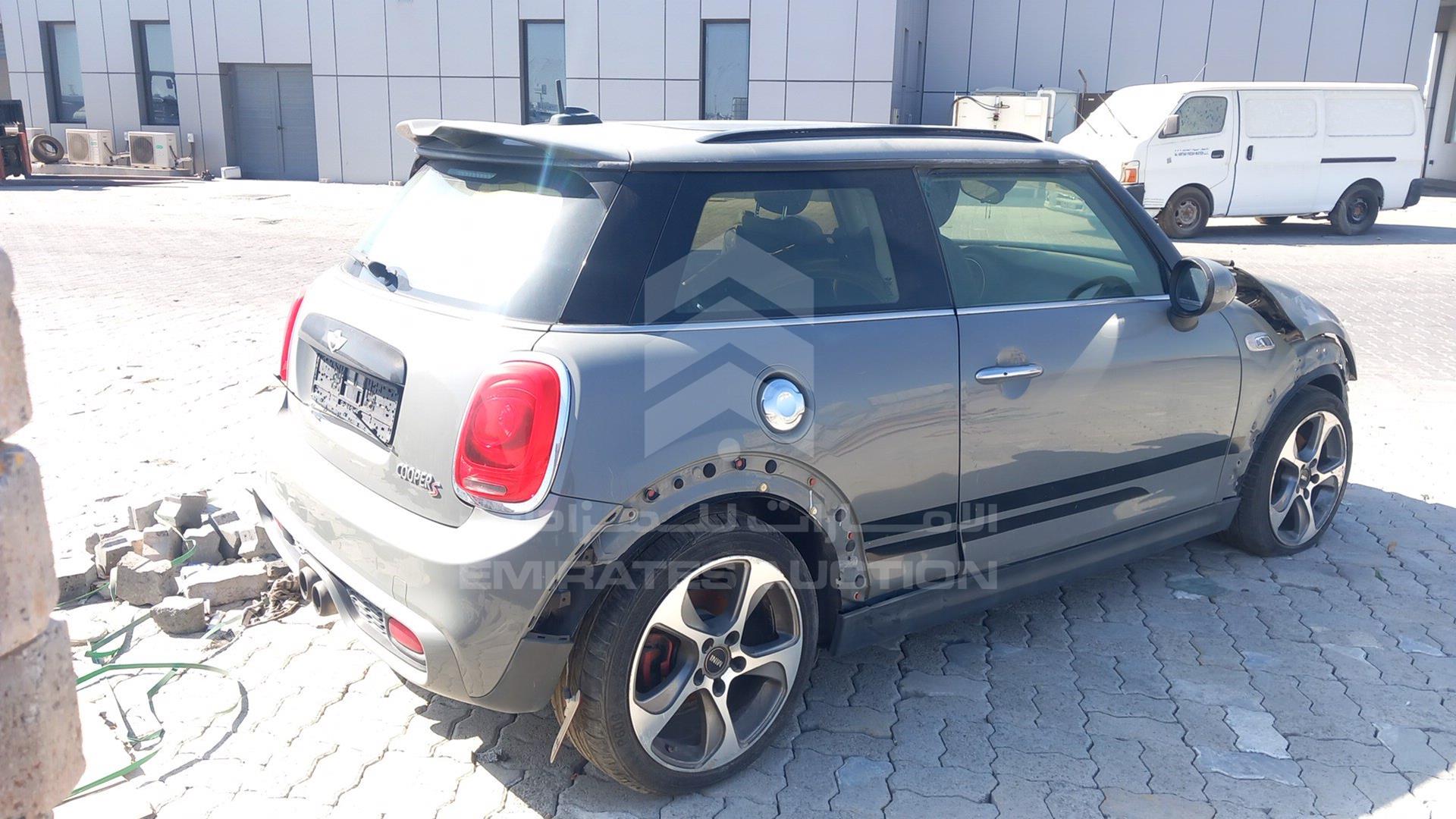2017 MINI COOPER S VIN: WMWXP7C51H3B93358