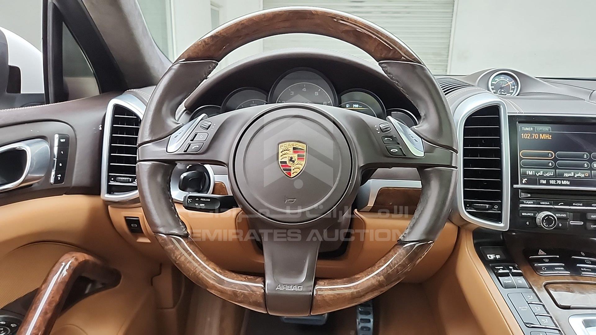 2013 PORSCHE CAYENNE GTS VIN: WP1ZZZ92ZDLA76369