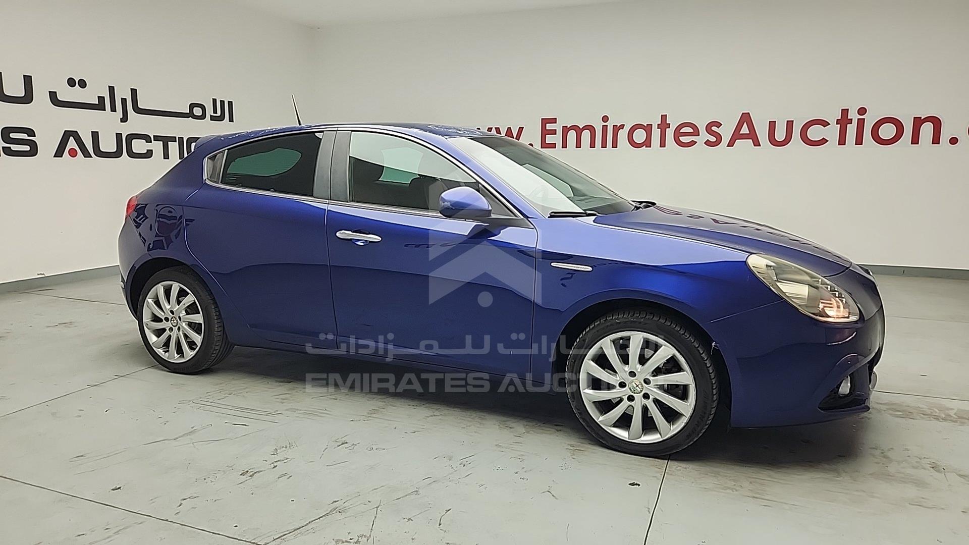 2015 ALFA ROMEO GILULIETTA VIN: ZARCABCA7F7359166