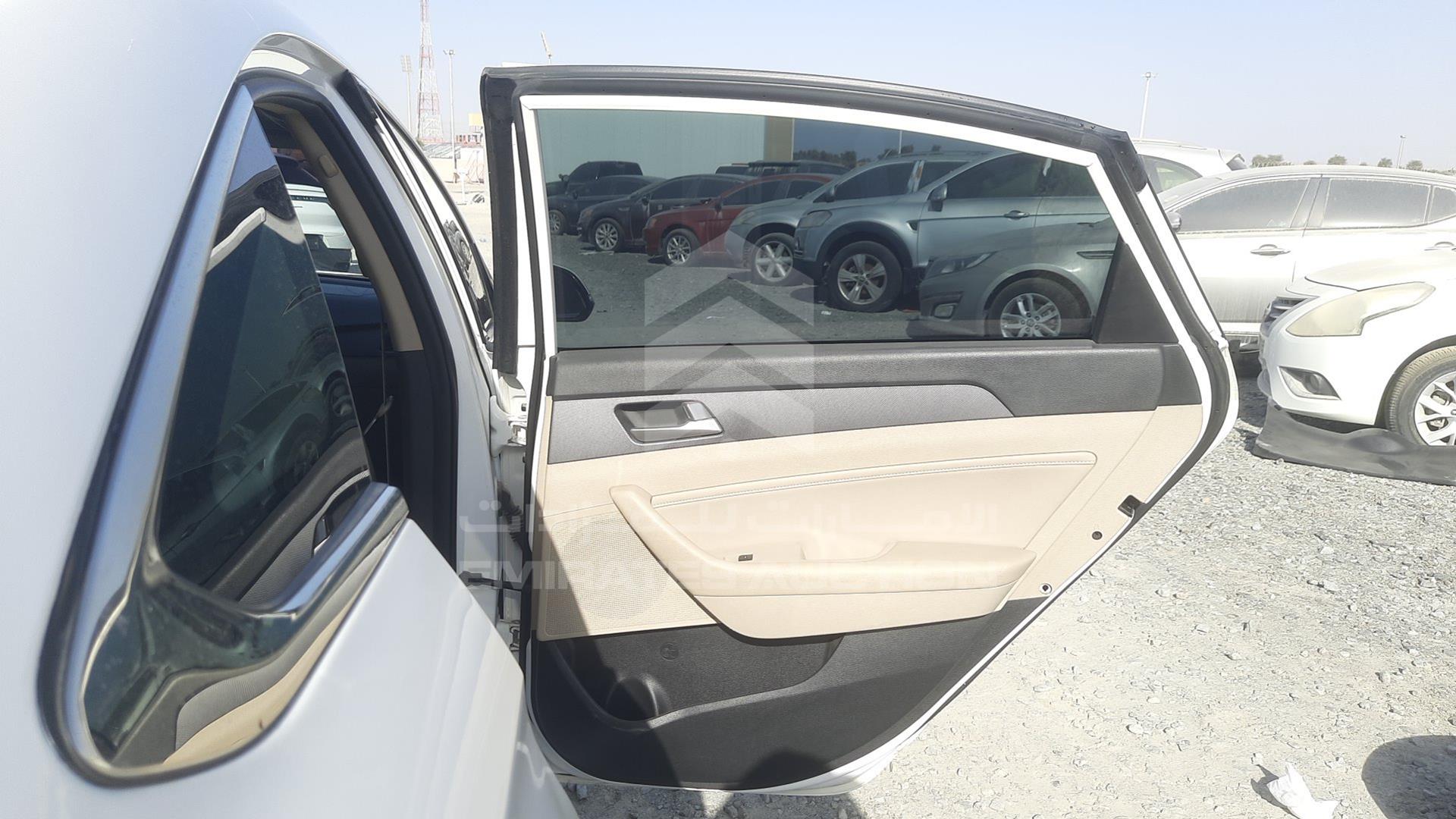 2018 HYUNDAI SONATA VIN: KMHE241G1JA419355