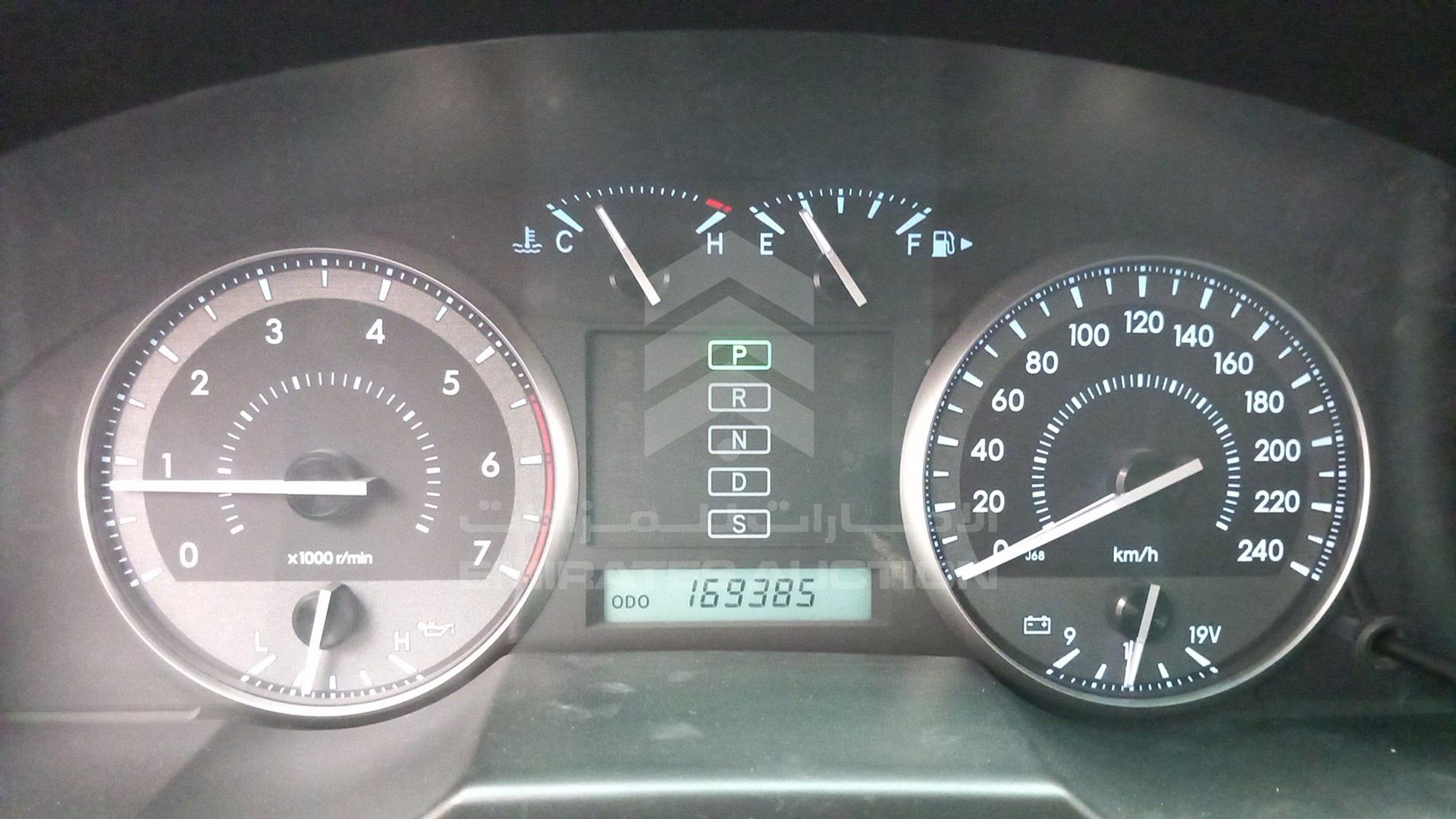 2009 TOYOTA LAND CRUISER VIN: JTMHU09J695010180
