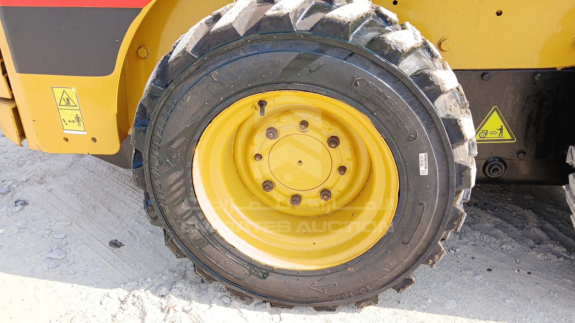 2008 CATERPILLAR --- VIN: CAT00226BMJH10843