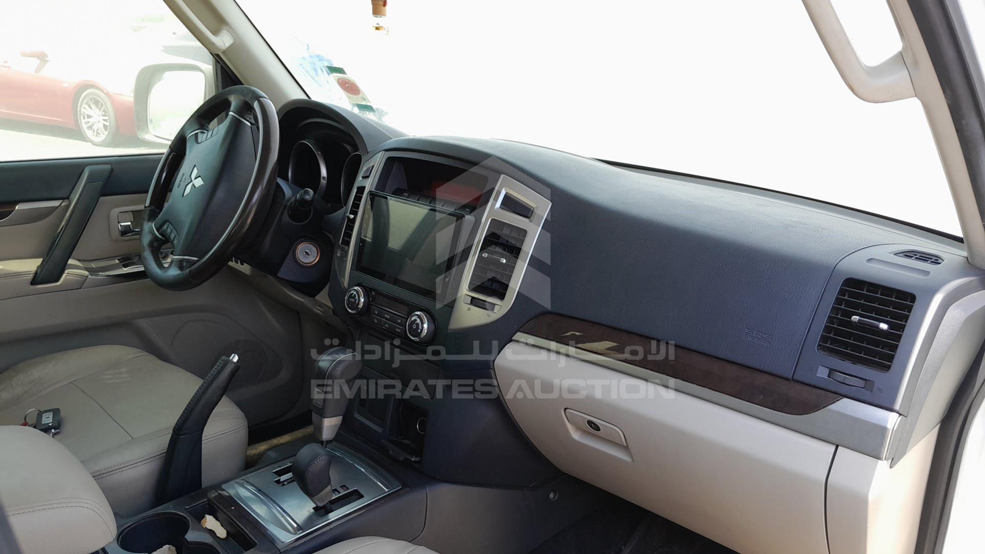 2015 MITSUBISHI PAJERO VIN: JMYLYV95WFJ713366