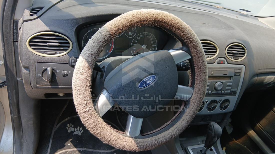 2006 Ford Focus — Steering & Mounted Controls — Photo 12