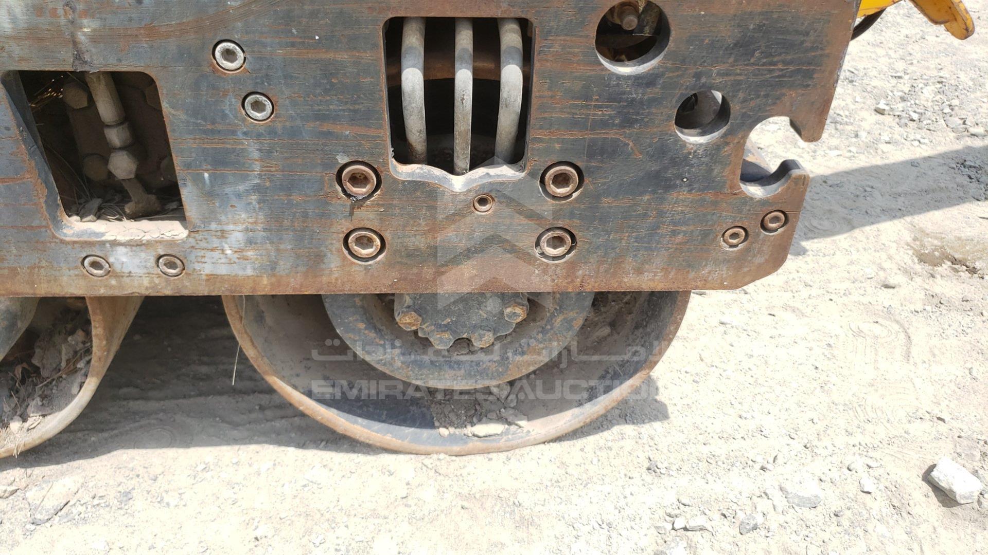 0 JCB --- VIN: GATVD070V02703695