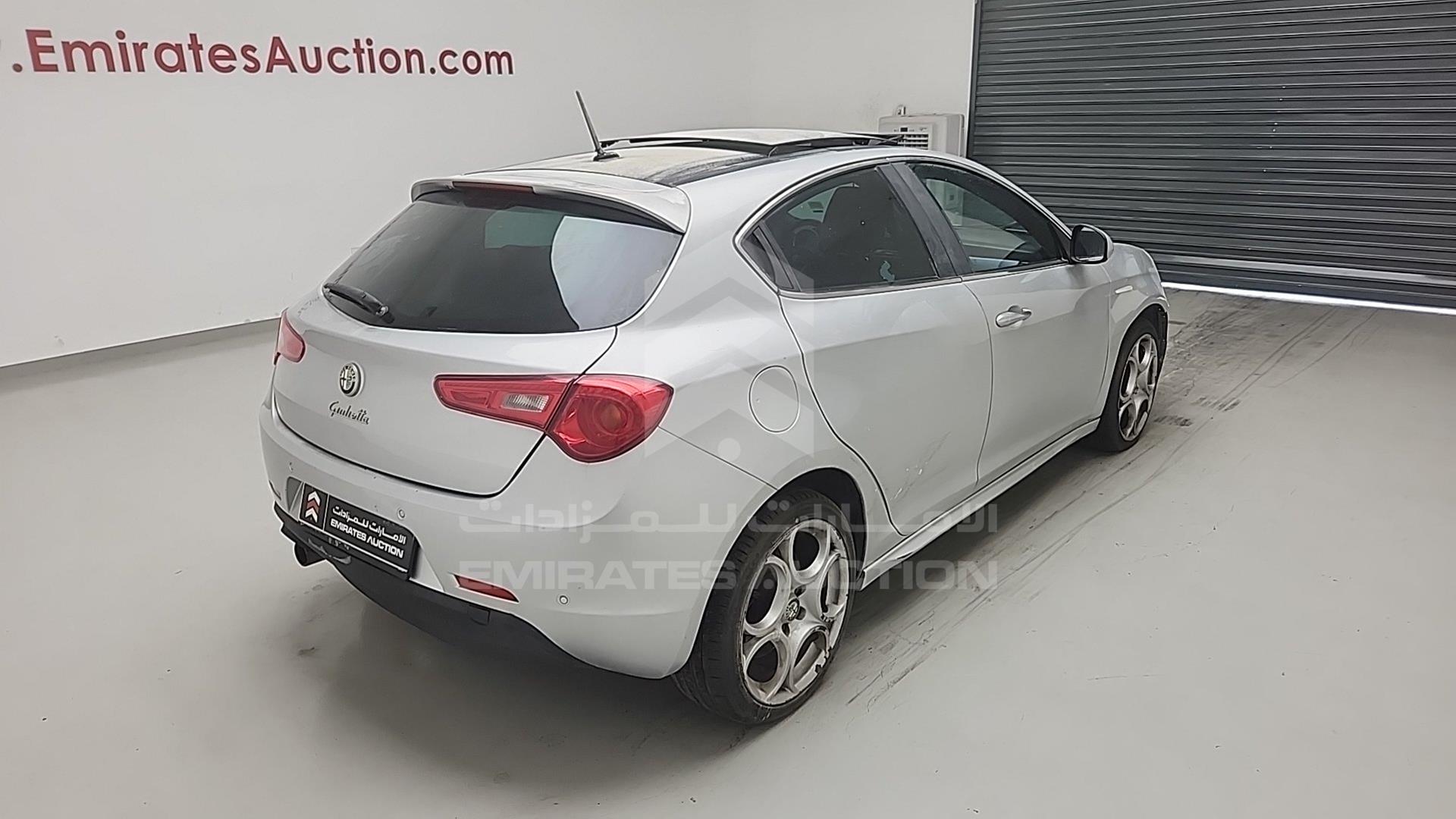 2014 ALFA ROMEO GILULIETTA VIN: ZARCABCA0E7216185