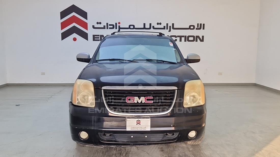 2007 GMC Yukon — Full Front View — Photo 1