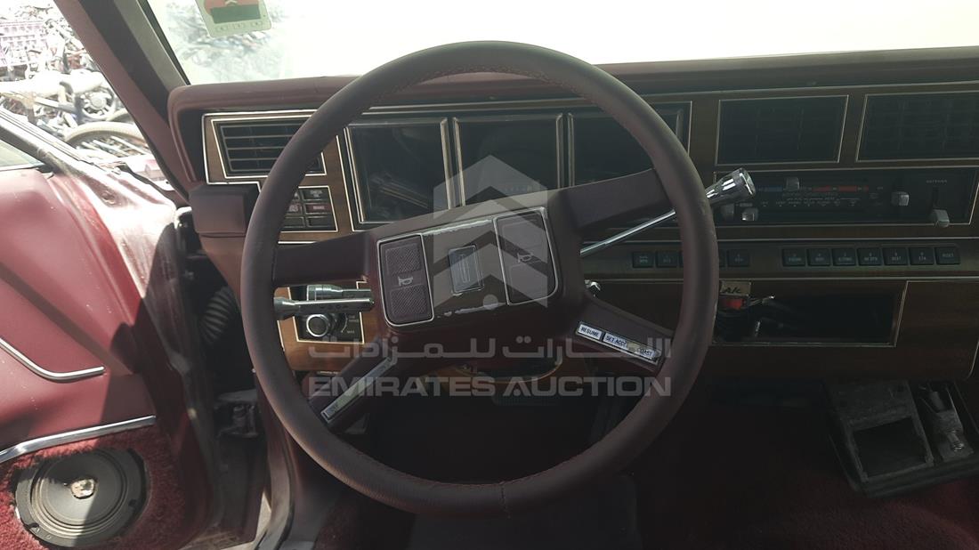 لينكولن تاون كار 1989 — التحكمات في عجلة القيادة — صورة 14