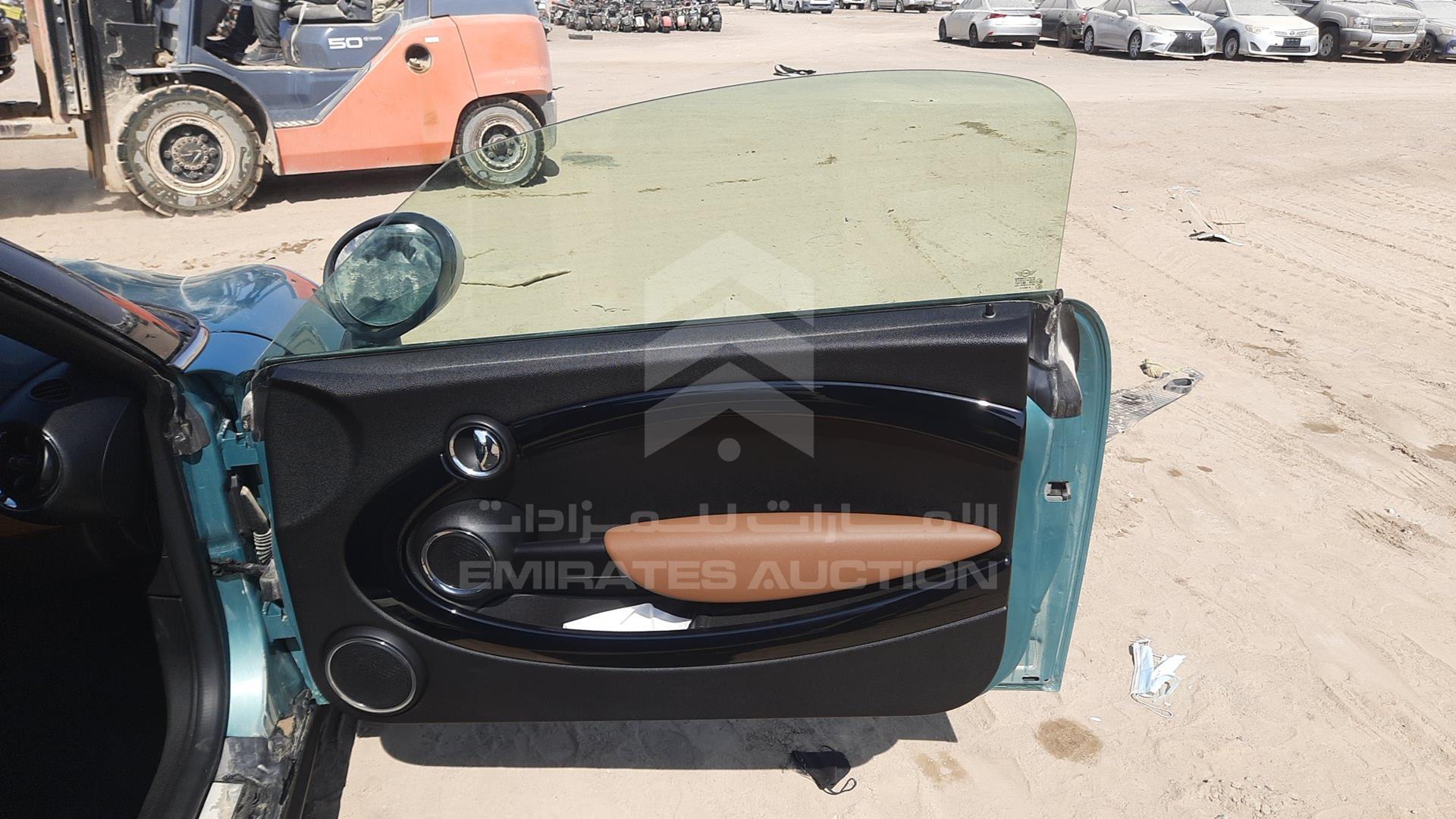 2012 MINI COOPER S VIN: WMWSX310XCT381344
