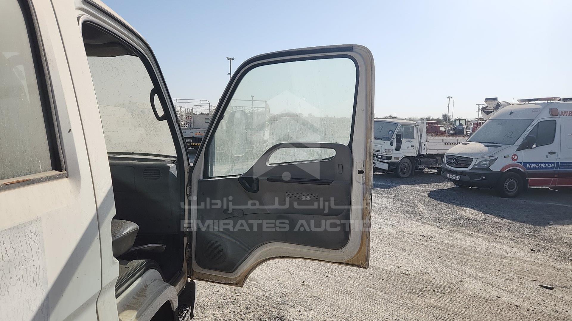 2011 HYUNDAI HD 65 VIN: KMFGE17F1BC141357