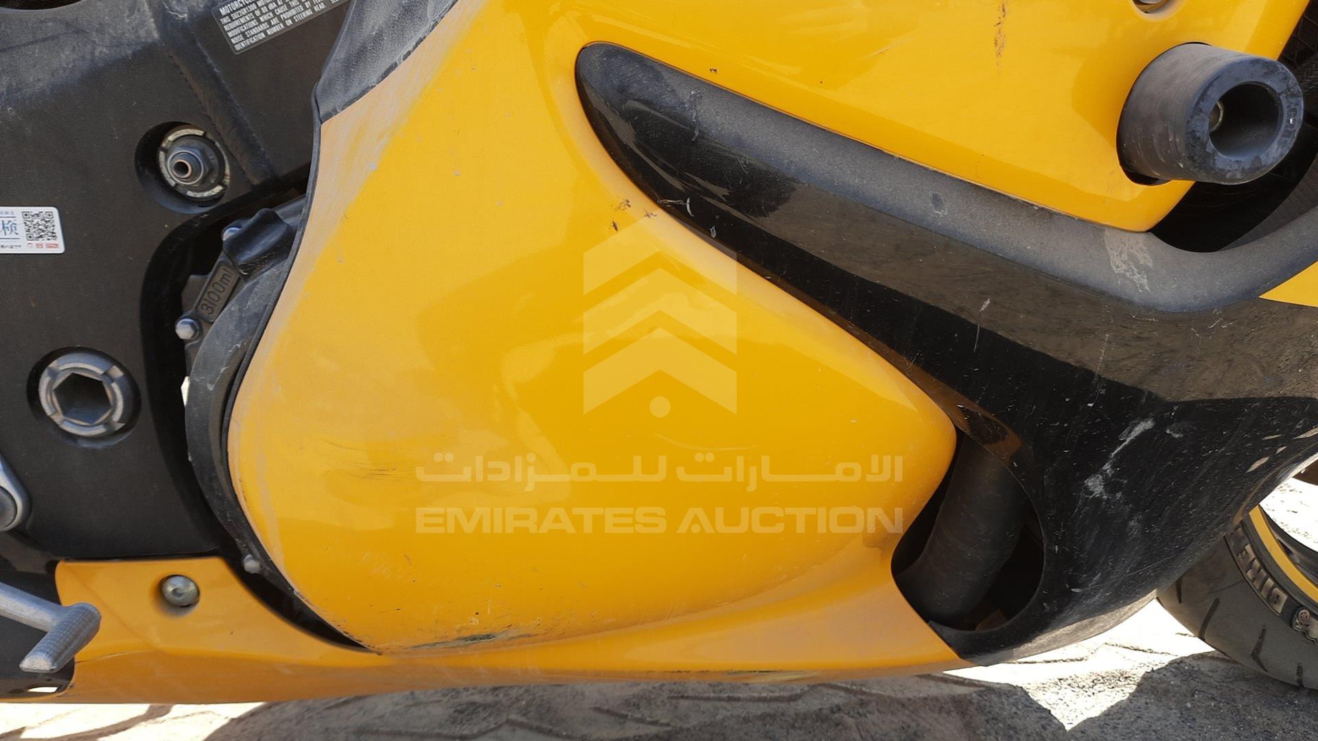 0 SUZUKI GSX 1300 VIN: JS1GX72B0D2101738