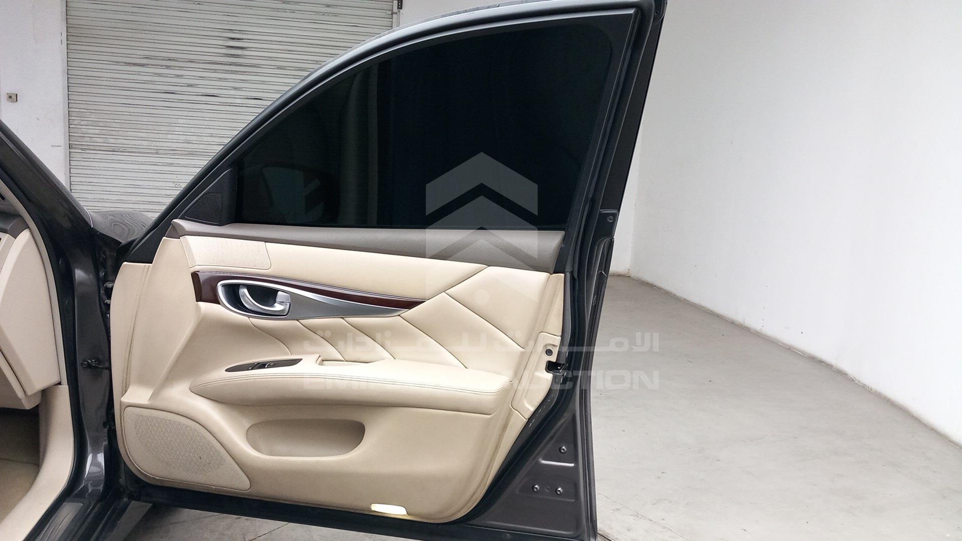 2016 INFINITI Q70 VIN: JNKBY1AP0GM320438
