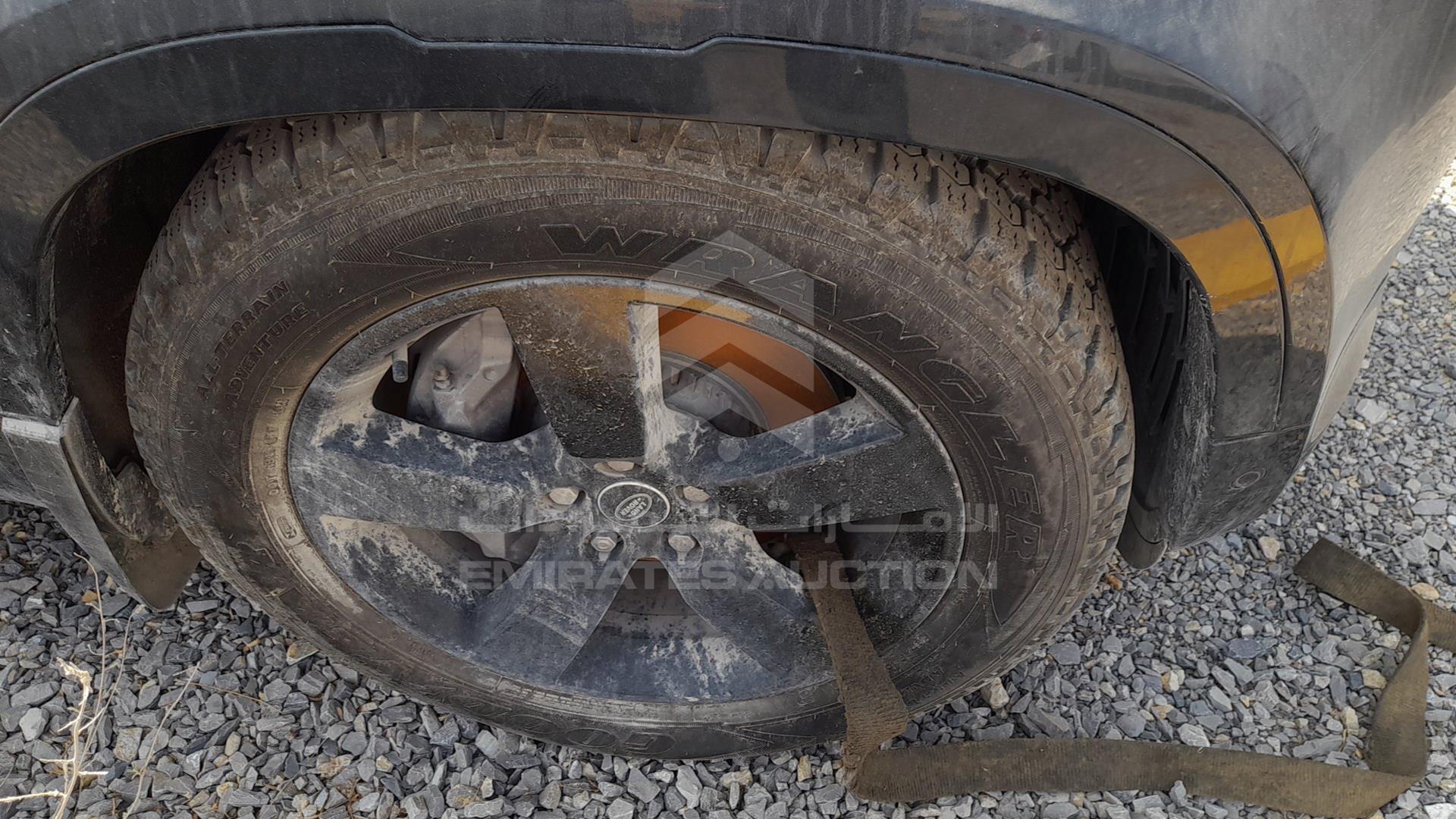 2023 LAND ROVER DEFENDER VIN: SALEA8BU0P2178015