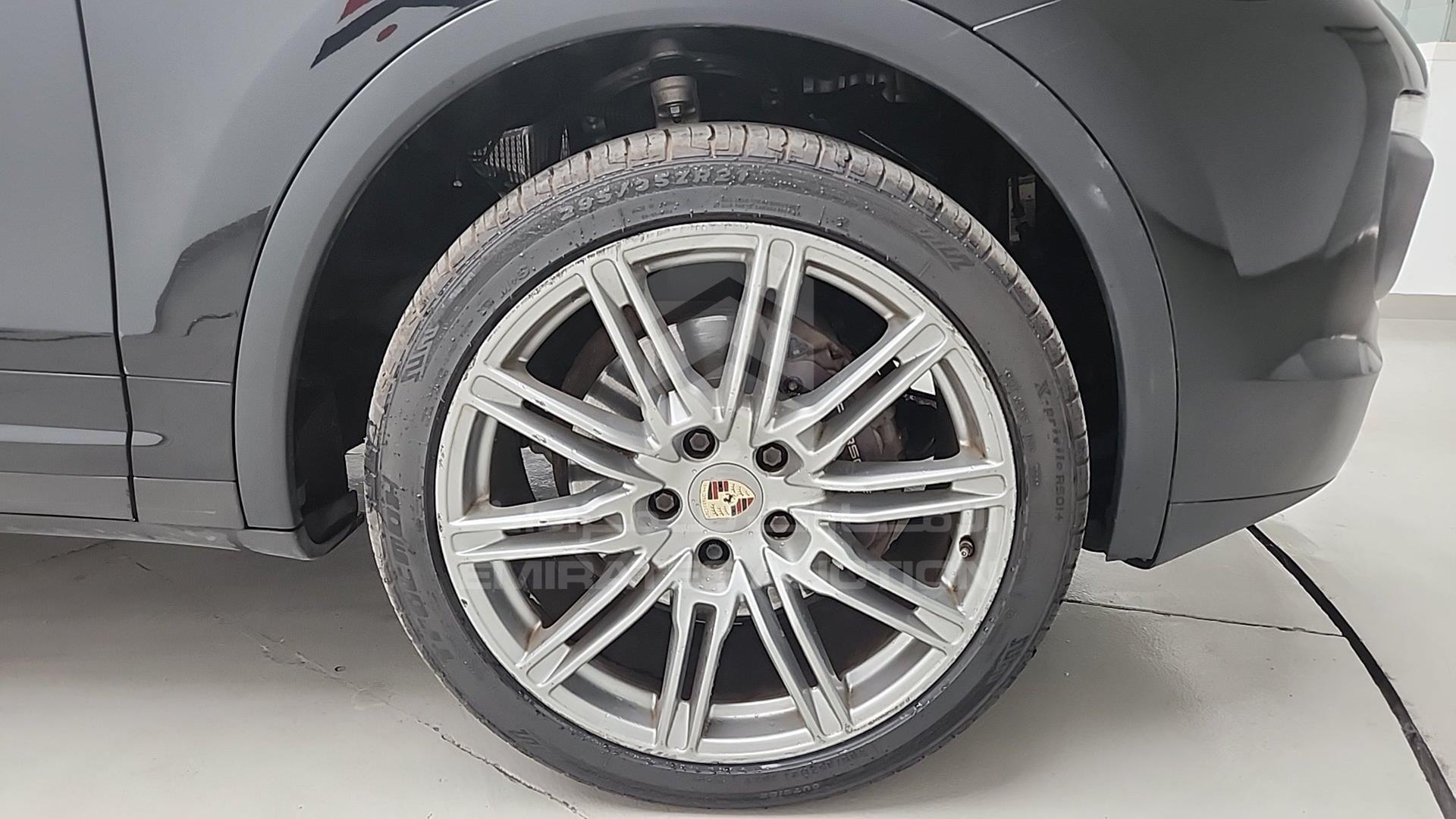 2016 PORSCHE CAYENNE VIN: WP1AA2A28GKA13573