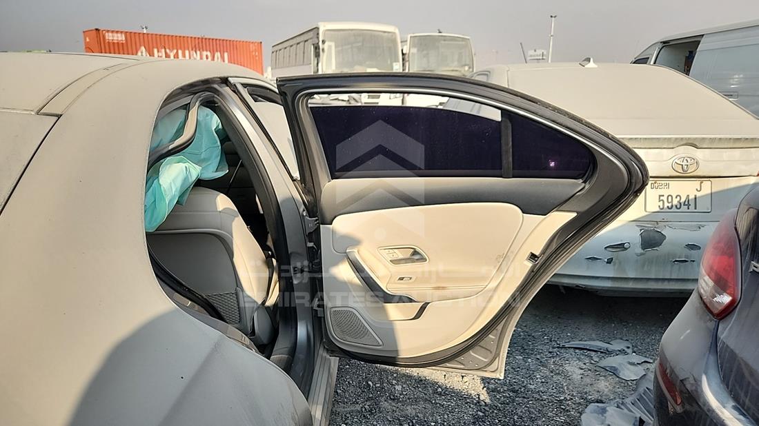 مرسيدس A220 2019 — الباب الخلفي الأيمن — صورة 21